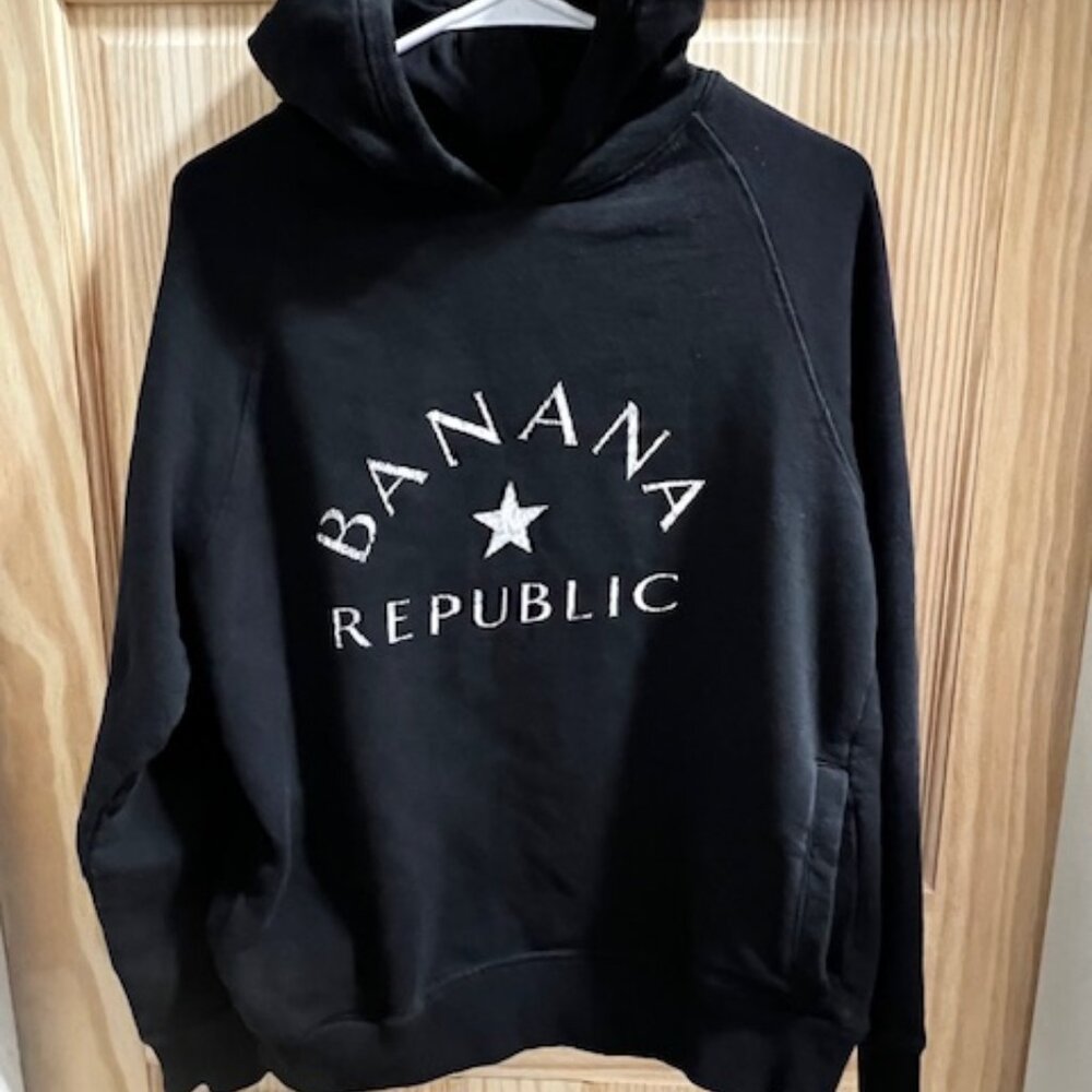 Banana Republic Garment Dye Logo Hoodie. Retro look ribbed‎ cuffs and hems Large